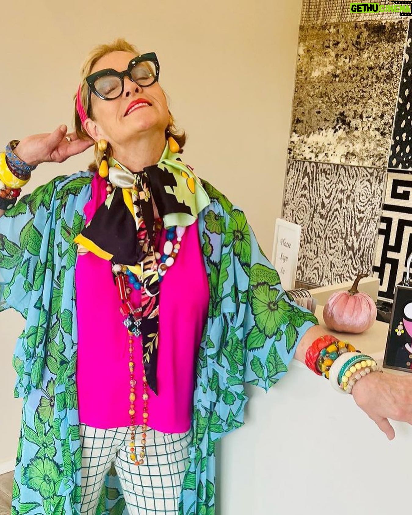 Iris Apfel - 86.6K Likes - šš the Halloween festivities continue! šš
I love seeing your costumes!!
#Halloween #IrisApfel #IrisYourCloset #HalloweenCostume