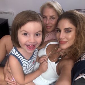 Irmak Ünal Instagram - Family love is the ultimate vibe—it’s the happiness that stays, the bond that never fades, and the emotion that fills our hearts with every moment we share. My truth, my gratitude is my family… thank you 🧿🙏🏻♥️ #gratitude #family #love