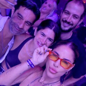 Irmak Ünal Instagram - Missing already 🤍✨☺️ #fam #gratefulformyfriends #blissed