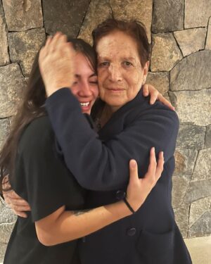 Isabela Merced Instagram - mi querida familia ♥️🇵🇪