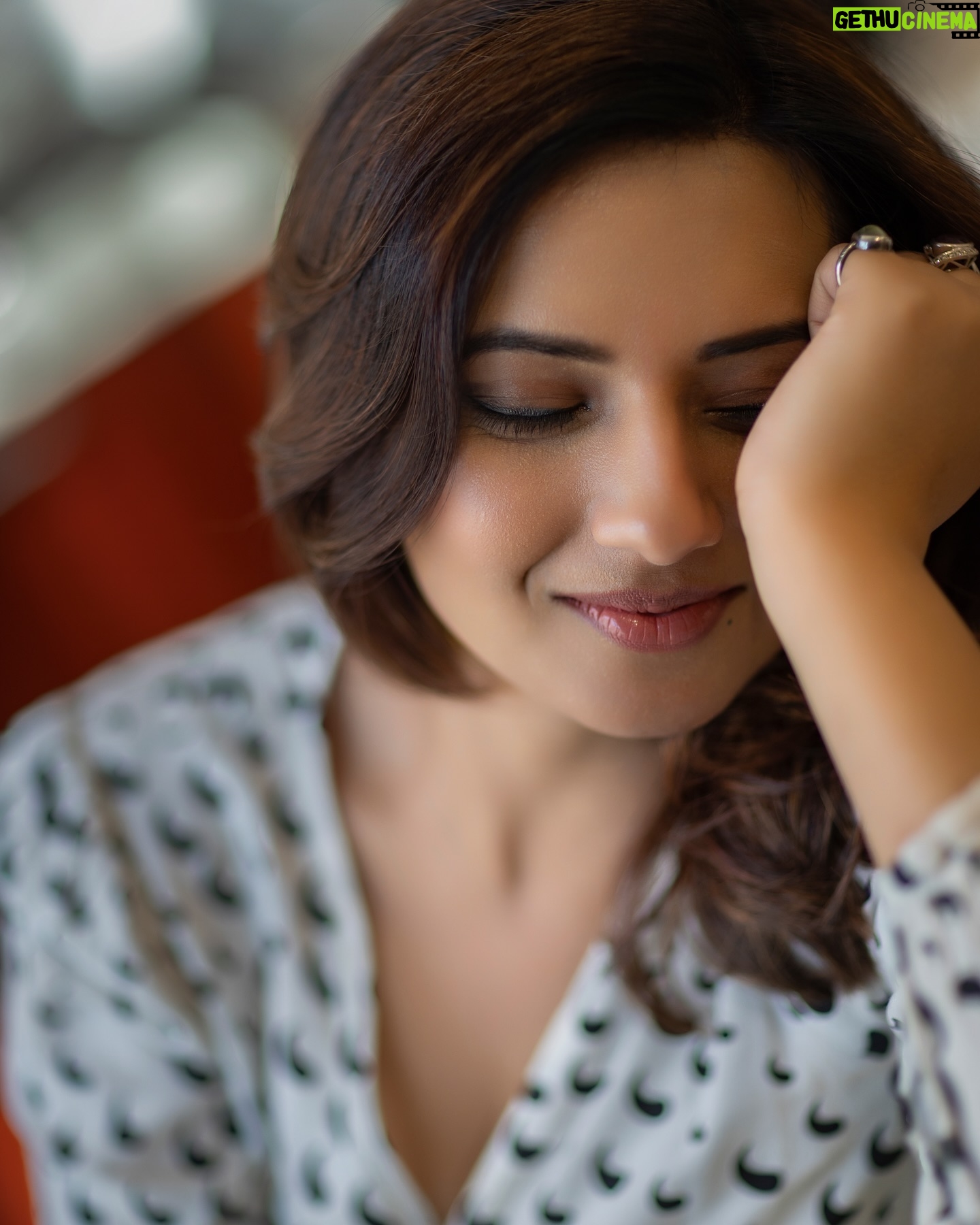 Isha Chawla - 11.4K Likes - Just what Monday feels like🖤
New week bringing its newness with some excitement and some stress . 🫶
.
.
.
#eshachawla #monday #mondaymotivation #loveislove #gratitude #newweek