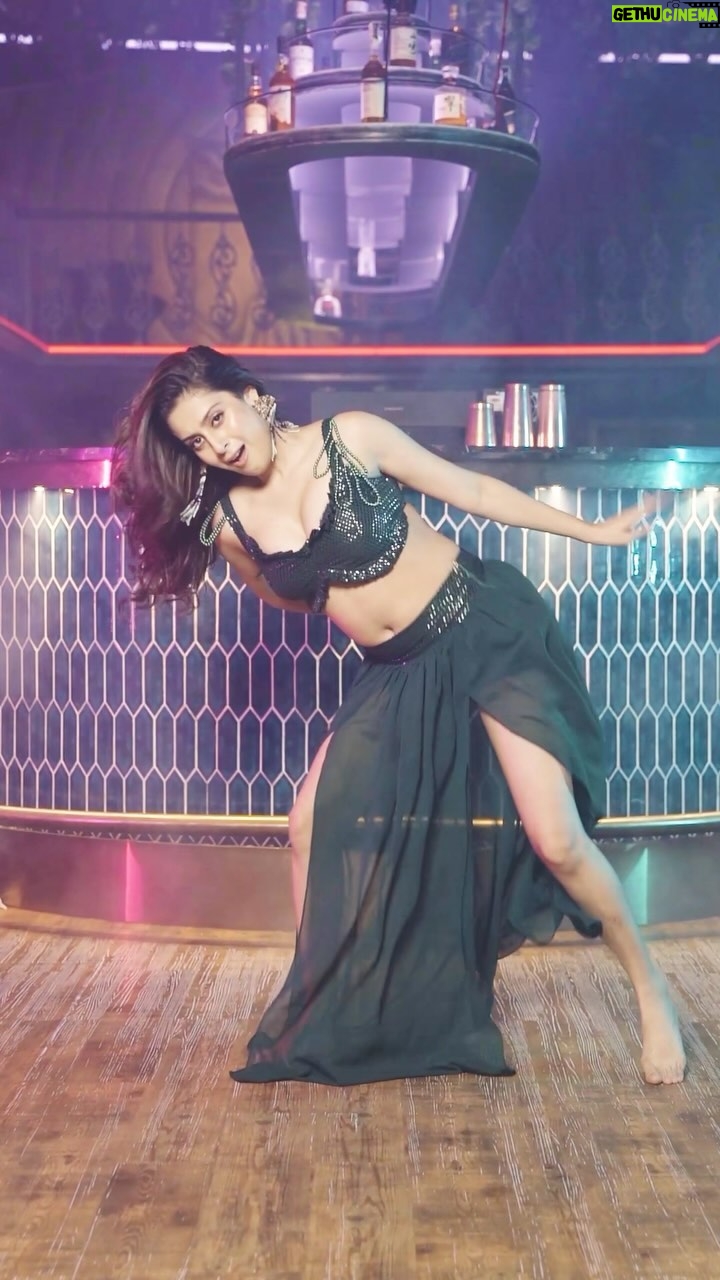 Isha Malviya - 838.3K Likes - šš»šŖ©
.
#aajkiraat #dance #ishamalviya #stree2 #trending #bollywood @maddockfilms @tamannaahspeaks
.
VC @chakliproduction
š @fingerprintmumbai