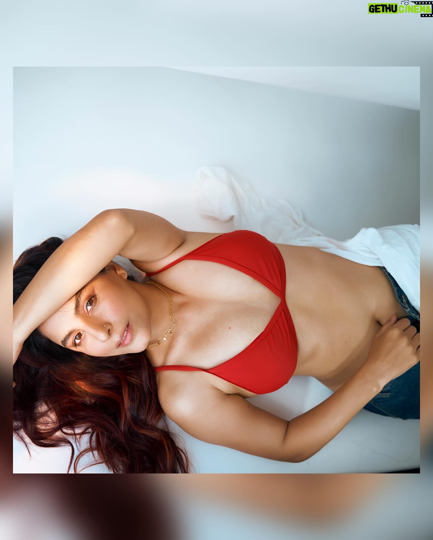 Isha Talwar - 172.4K Likes - Feeling light and easy ‘:)
📸 @tejasnerurkarr 🥼 @tryagaintoobad 💋@riyasheth.makeuphair 💇♀️ @bhargavipuri ✡️
#mood :)