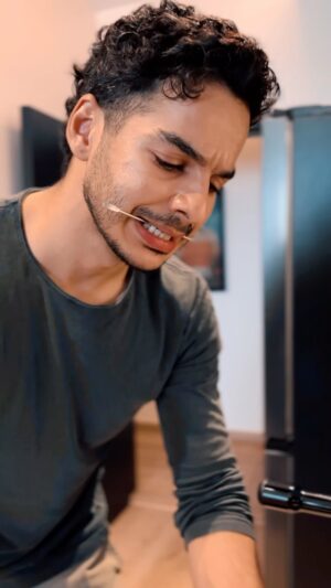 Ishaan Khattar Instagram - My villain origin story 🔪👹

#yehsiladiyatunemerepyaarka #coffee #revenge #arc