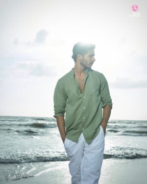 Ishaan Khattar Instagram - In an exclusive shoot with HT City Showstoppers, Ishaan Khatter (@ishaankhatter) engages in the creative process while choosing outfits. “No matter what kind of shoot it is, as long as we’re here to create something, I’ll give you my creative inputs,” he shares.
Ishaan Khattar effortlessly showcases his style in a pastel green linen-cotton shirt from Fabindia (@fabindiaofficial), featuring subtle block print details. The actor pairs it with white pants and stylish Kolhapuri sandals from the same brand, embodying laid-back elegance by the shore.

Creative Director: Ishaan Khatter (@ishaankhatter)
Producer: Shara Ashraf Prayag (@sharaashraf)
Story and Talent Coordination: Monika Rawal (@monikarawal99)
Ishaan’s Manager: Aishwarya Narayanmoorthy (@aishwaryan93)
Styling: Aastha Sharma (@aasthasharma)
Photos: Vidhi Godha (@vidhigodha)
Production Assistance: Akash Bhatnagar (@akashbhatnagar7) and Zahera Kayanat (@kayanaaaaat)
Makeup: Nalini D’costa (@nalini_ferns)
Location: JW Marriott Mumbai Juhu (@jwmarriottjuhu)

#ishaan #ishaankhattar #ishaankhatter #beach #beachlook #beachlove #fabindia #green #pastelgreen #beachvibes #fashion #style #fashionstyle #fashionnova #fashioninspiration