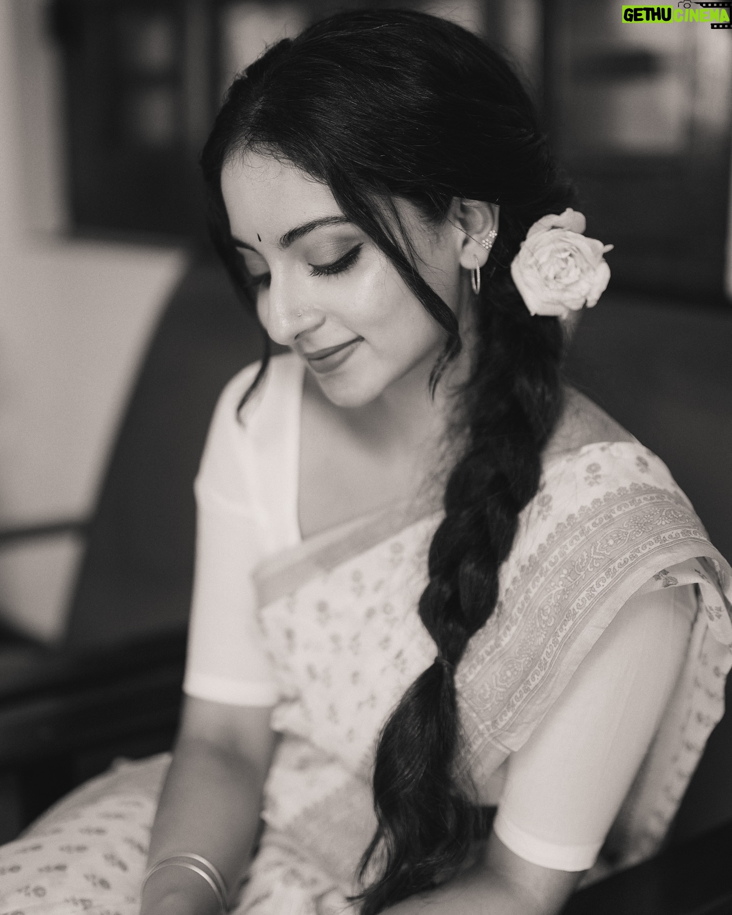 Ishaani Krishna - 194.5K Likes - 🤍🩵
PC : @sk_abhijith
Hair and MUA : @pooja_vysh_makeovers