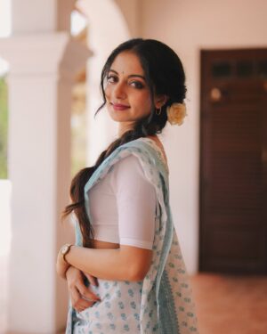 Ishaani Krishna Instagram - 🤍🩵

PC : @sk_abhijith 

Hair and MUA : @pooja_vysh_makeovers