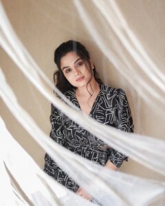 Actress Ishwarya Ravichandran HD Photos and Wallpapers August 2024