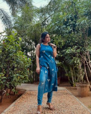 Ishwarya Ravichandran Instagram - If everything around seems dark,
Look again. you may be the light 🕯️🌸🪻
.
.
.
.
.
.
.
.#photo #natural #insta #kurti #peaceful #goodvibes