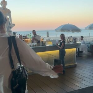 Iva Domingues Instagram - O jantar da praxe . 
Todos os anos . 
Mães e filhas ♥️♥️♥️♥️
Obrigada por seres sempre casa @olivierrestaurants !

@olivierdacosta.oficial @acosta_byolivier 
 #seafood #àcostabyolivier #lisbonrestaurants