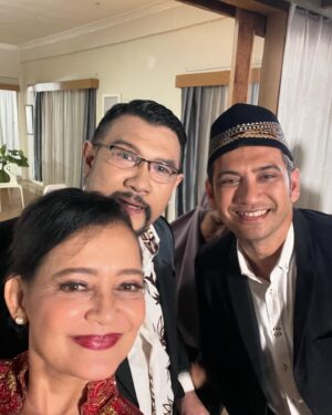 Ivanka Suwandi Instagram - Soon.. karya Bang Sam Sarumpaet di Indosiar @ardinarasti6  @teukumirza @worogia_ @nino_marino777 @hasninda_r  @widyariadinatabastari  @nickma_fadhil 😘😘😘😘