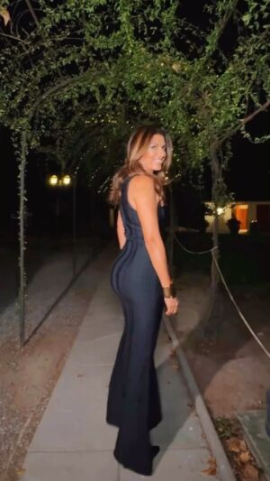 Ivette Vergara Instagram - Me pareció genial pausar el video no les cuento lo que me salió!!!! Está súper!!!! Hazlo tú también y cuéntame cuál te salió?!! 🙏🏼✨💕

👗:@vestidosunique

#motivacion #tupuedes #amorpropio #quierete #creeenti #coachlife #abundancia #mexico #latinos #latinosusa #latinosinvancouver #peru #chile #colombia #arribamujeres #tupuedes