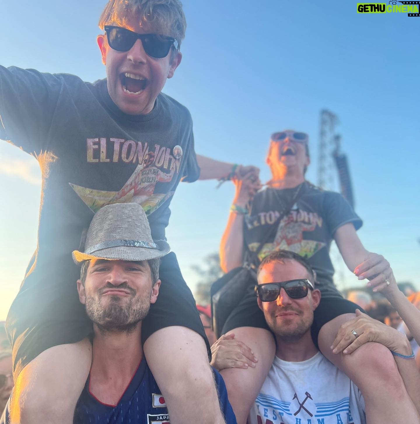 Ivo Graham - 7.1K Likes - More photos more memories