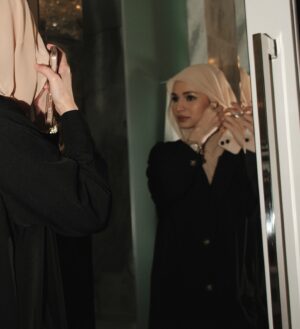 Izara Aishah Instagram - Don’t give up because at the end of the day, it’s night time

Wearing latest collection instant  hijab and abaya/outerwear @izaraworld keluaq next week. Syabas