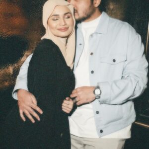 Izara Aishah Instagram - Don’t give up because at the end of the day, it’s night time

Wearing latest collection instant  hijab and abaya/outerwear @izaraworld keluaq next week. Syabas