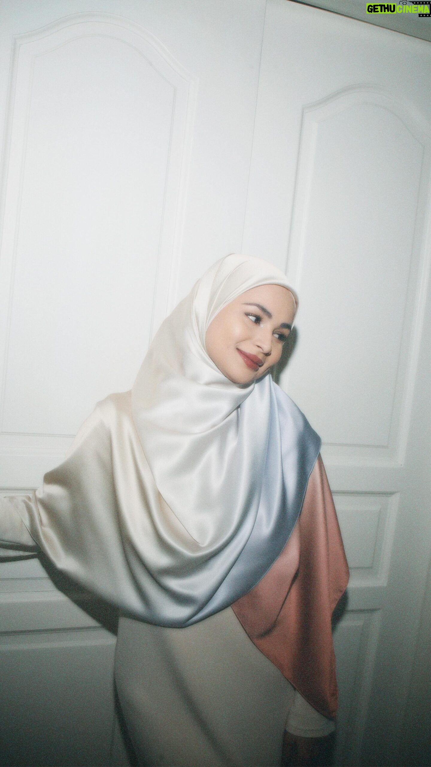 Izara Aishah - 110.3K Likes - Dia Iman tinggi mesti tak marah saya.
Nanti dalam syurga bawak bawal ni skali @izaraworld