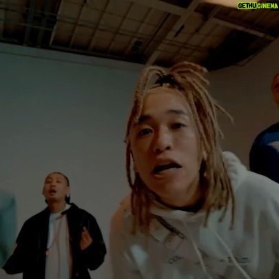 JAGGLA - 1.5K Likes - 🌪MV公開🌪
JAGGLA 2nd Album「The Streets Made Me」から相棒の孫GONGと神戸からYoung Coco、大阪からREAL-Tを迎えたタイトル曲でもある「TheStreetMadeMe」のMVが公開!VideoはDexFilmzが担当!
https://www.youtube.com/watch?v=Oaah8wlqxZk
#TheStreetMadeMe #JAGGLA #孫GONG #YoungCoco #REALT #DexFilmz