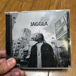 JAGGLA Instagram - 最高のアルバムが生まれました
出来れば1曲目から17曲目まで順番に聴いてもらいたいです。
全ての曲をシングルカットしたかったぐらい
一曲一曲にドラマがあります。
ストリートの"熱さ"と"冷たさ"
この一枚で感じてください
携わってくれた仲間達に感謝🤝

JAGGLA 2nd Album「The Streets Made Me」各社一斉配信開始！

https://linkco.re/1NeVB5Z9 

#thestreetsmade
#tornadorecords