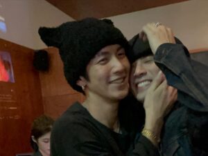 JC Lin Instagram - 誰能走進我的心，是這些可愛的人
跟愛的人一起，就算隔天宿醉頭痛也開心😘

@kaikaiko 
@tzuhsuan.chan 
@remiimartinii 
@letstalkaboutchu 

#幫我們愛愛內含光評分按超愛🫶