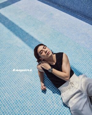 JC Lin Instagram - #EsquireCover 2024

不論是《自畫像》中的偏執畫家、《我們與惡的距離》裡思覺失調症的青年、有靈異體質的《地獄里長》，還是亡命天涯的籃球員⋯•林哲熹的代表角色多不勝數，或光誕奇詭，或非凡獨特，無不令人印象深刻。
以戲觀人生正是他的強項，也對這世界與自我有著最獨到深刻的觀察。

Esquire國際中文版2024年4月份
第224期

Interview & Text by Tony Kao
Style by @dodee19980726
Photograph by @adamschang_p
Hair by @haomin1017 @hairmosa.lab
Grooming @makeupbyourleo
Special thanks to @thegaiahotel
@jclin0000
@emporioarmani @breitling @damianiofficial
#Zegna #SaintLaurent #Givenchy