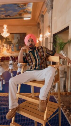 Jaani Instagram - Jatt ne kamayi aa ni Legacy #mombattiye #diljitdosanjh #harnaazsandhu #desimelodies