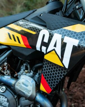 Jack Miller Instagram - Couldn’t be happier with how this one turned out 💛 can’t thank @caterpillarinc, @skda.moto and @frankos_raceshop for piecing this one together! 🤟

Thoughts?
