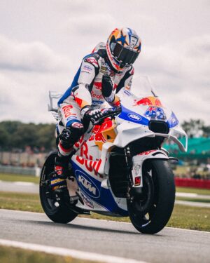 Jack Miller Instagram - Well the race was not ideal for us, I threw everything but the kitchen sink at it to hang with those boys at the beginning stages but really found it difficult to get the bike stopped, especially coming into Turn 3. Whether it was the cooler conditions or what, I definitely didn't feel as solid as yesterday but hey we looked the part out there as the team did a fantastic job with the livery. All in all it was a fairly positive weekend but we want to be further up the pack 🤟