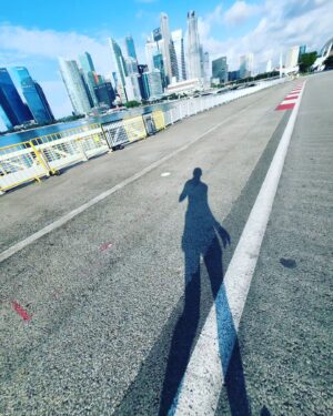 Jack Wu Instagram - 潮流興跑步遊歷景點, 你吔有冇聽過。。
跑步導賞團有得諗喎。。haha

#morning #8km
#Gardenbythebay
#marinagardensdrive
@adidashk @jamieiiu
@oakley @mandychan_alixzoe
@polarhongkong
