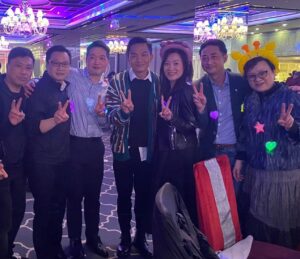 Jack Wu Instagram - 又唱又跳又戴眼鏡又搞氣氛
對我嚟講冇問題
最緊要你哋滿意
多謝老闆支持

#一粥麵 #2023春茗