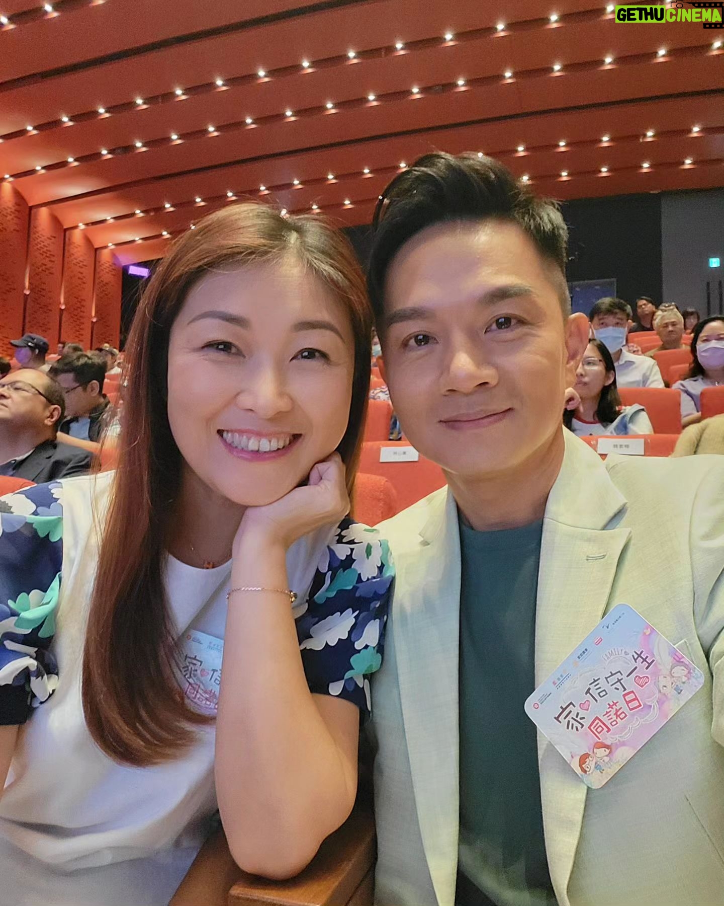 Jack Wu - 384 Likes - 今日多謝大會邀請。
大家都記得愛多啲身邊所有人。。。。
#香港電台 #家信守一生同諾日
#胡生與胡太 陳琪