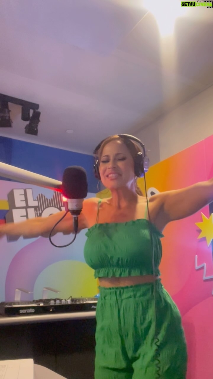 Jackie Guerrido - 7.5K Likes - En la cabina, cuando la radio y la bachata se encuentran⦠cual es tu música o canción favorita? #DJ #JackieG #music #UforiaCountdown @uforiamusic #NYC #LA #miami