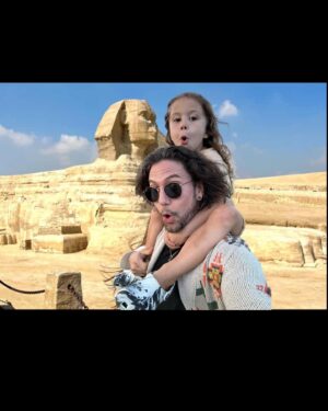 Jackson Rathbone Instagram - Traveling is expensive.  Photoshop isn’t.  Your kids won’t really remember it anyway.  #traveladvice #travel #protip