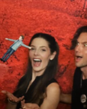 Jackson Rathbone Instagram - Thanks @houstonhorrorfilmfest !! Twas a pleasure to be back home in Texas with my vampire family @ashleygreene @kellanlutz @peterfacinelli #horrorfan #horrormovies Twilight is #horror lite #ratties #thesewer 
- first pic is @cappellos_monstrosities just after changing his baby .. it was such a cute moment in real life, but a HORRIFYING photo op !! I love #horrorfans