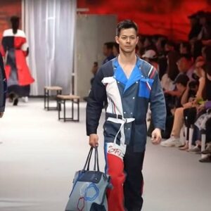 Jacob Hsiao Instagram - 2024 台北時裝週秋冬開幕秀

6位健身男模開場秀在更衣室的情景中穿上六位品牌設計師的服裝，象徵這屆時裝週與奧運結合的主題「整裝·待發」，而伸展台化身為運動員的起跑點。

我的服裝： @storywear_continues