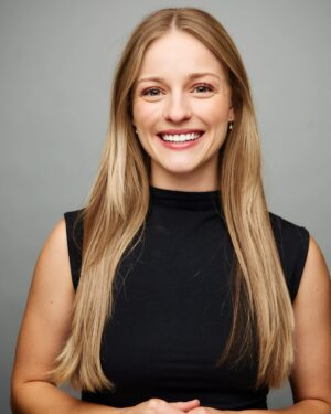 Jacqueline Scislowski Instagram - Trying out this whole adulting…business woman mumbo jumbo…🤪😄😎 
.
.
.
.
#buisness #buisnesswoman #adulting #corporate #entrepreneur #working #postgrad #girlboss #sales #marketing #okrr #makemyowntrustfund