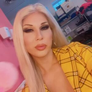 Jade Jolie Instagram - Brought this back hehe 🤭💛💞💛💕 @thegardenlasvegas brunch! Loveeee @thenewclassic
