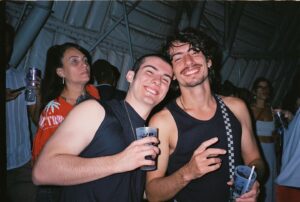 Jaffar Bambirra Instagram - um #tbt com meu migão em um showzin no circo, do jeito que a gnt gosta
