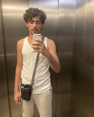 Jaffar Bambirra Instagram - duas fotos em elevador dos últimos meses  1 bônus pra relembrar o louro e as máscaras