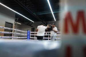 Jaime Munguia Instagram - Estamos de vuelta. 🥊
.
.
.
.
.
.
.
📸 : @angelrm04