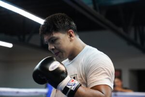 Jaime Munguia Instagram - Estamos de vuelta. 🥊
.
.
.
.
.
.
.
📸 : @angelrm04