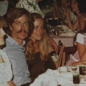 Jaime Olías Instagram - .Mi viejo (La rubia de al lado es mi madre)
.
.
. Hoy es el aniversario de su marcha.
. Alma libre.