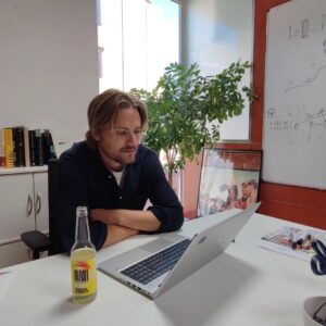Jaime Olías Instagram - Hace tiempo que no subes nada...