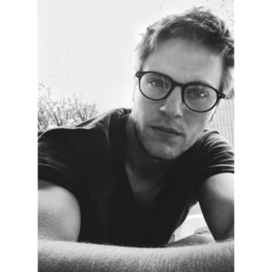 Jaime Olías Instagram - Mistborn.
.
.
.
.
#actor #tv #actors #film #cine #summer #byn #picoftheday #jueves