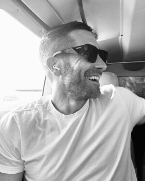 Jake Gyllenhaal Instagram - Summer cut.