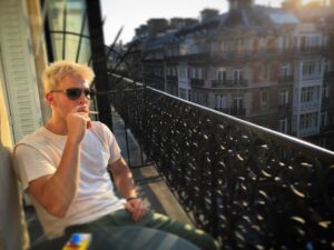 Jake Lacy Instagram - New identity. New passport. Weekend in Paris. #firsttimeineurope #tryingtofitin #playingitcooooool