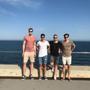 Jakob Pöltl Instagram - Had to risk a sunburn to take a quick pic