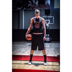 Jakob Pöltl Instagram - Excited for the first game of the season tomorrow!