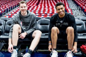 Jakob Pöltl Instagram - 3 more years ✍🏼 #GSG