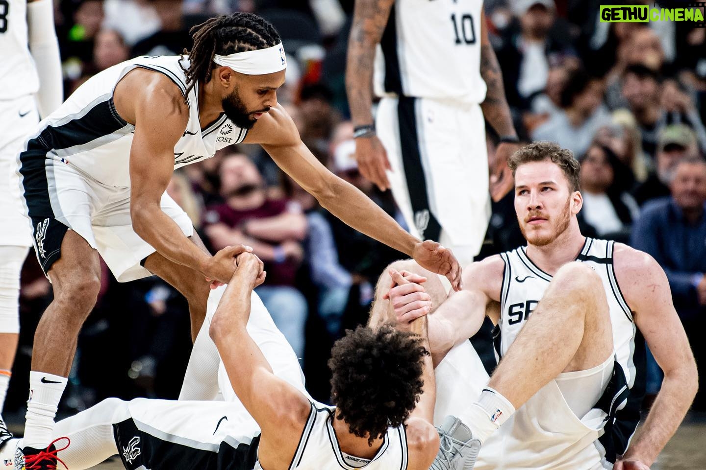Jakob Pöltl - 13.5K Likes - 3 more years ✍🏼 #GSG