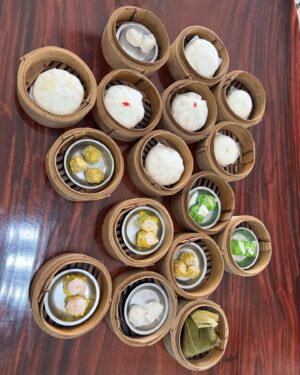 James Ma Instagram - 🥟 🍲  ร้านนี้อร่อยครับ Ho Sek 😬

FB : ร้านอาหาร มงก๊ก ภูเก็ต 
https://www.facebook.com/profile.php?id=61553238134747&mibextid=ZbWKwL

Tiktok : @mongkokphuket